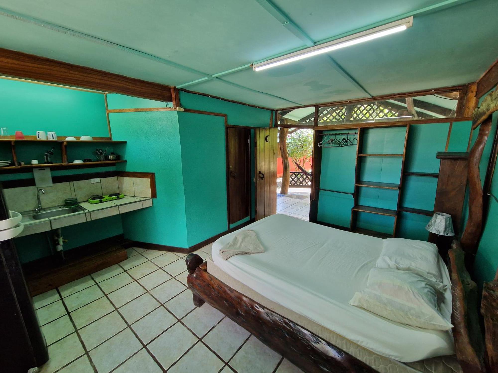 Playa Negra Brewing Beachfront Hotel Puerto Viejo de Talamanca Dış mekan fotoğraf