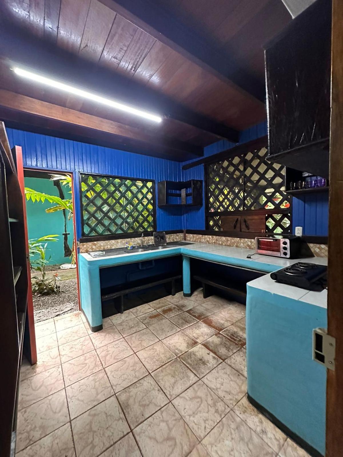 Playa Negra Brewing Beachfront Hotel Puerto Viejo de Talamanca Dış mekan fotoğraf